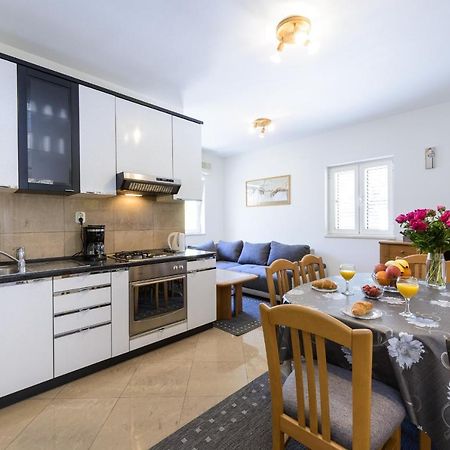 Apartment Tija Two Bedroom Apartment With Balcony And Partial Sea View Dubrovnik Exteriör bild