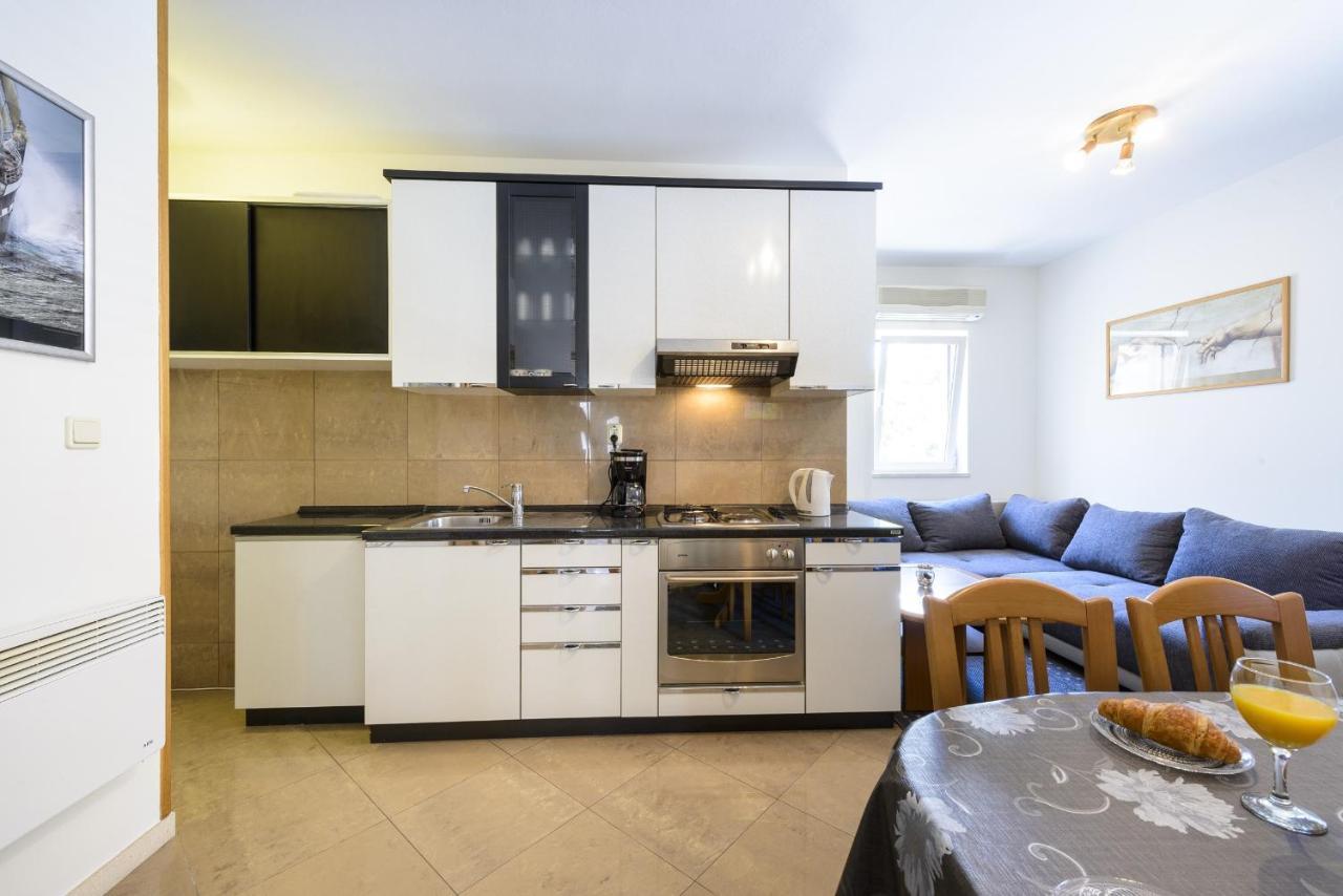 Apartment Tija Two Bedroom Apartment With Balcony And Partial Sea View Dubrovnik Exteriör bild